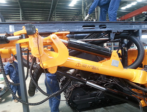 KGH6型露天潛孔鉆車(chē)